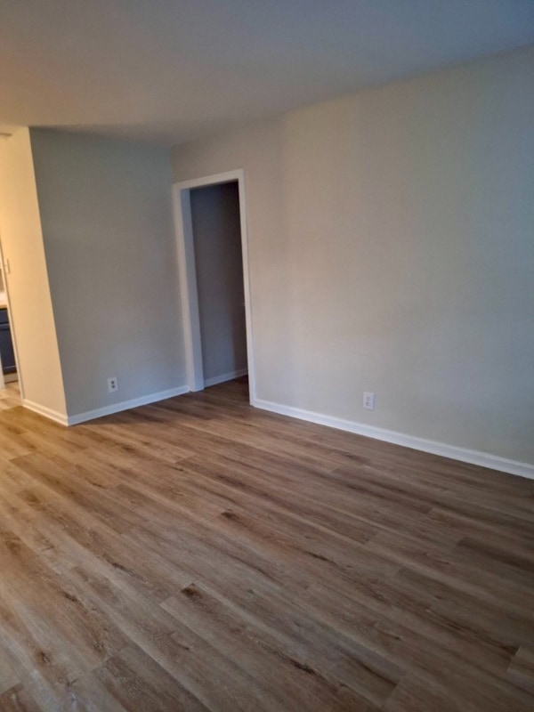 Building Photo - 2734 Lakehurst Ave