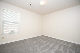 Building Photo - 3306 Southern Grove Ln Building Photo - 3306 Southern Grove Ln