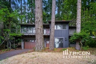Building Photo - 1250 Hemlock St