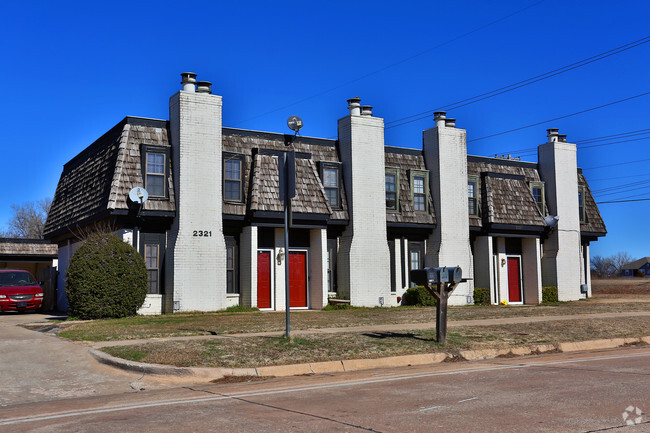 Building Photo - Raintree Place