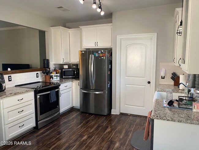 Building Photo - 1005 Don Ave