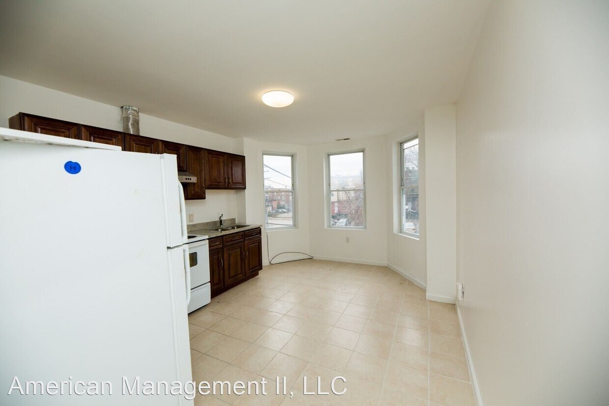 Primary Photo - 2516 N Charles St