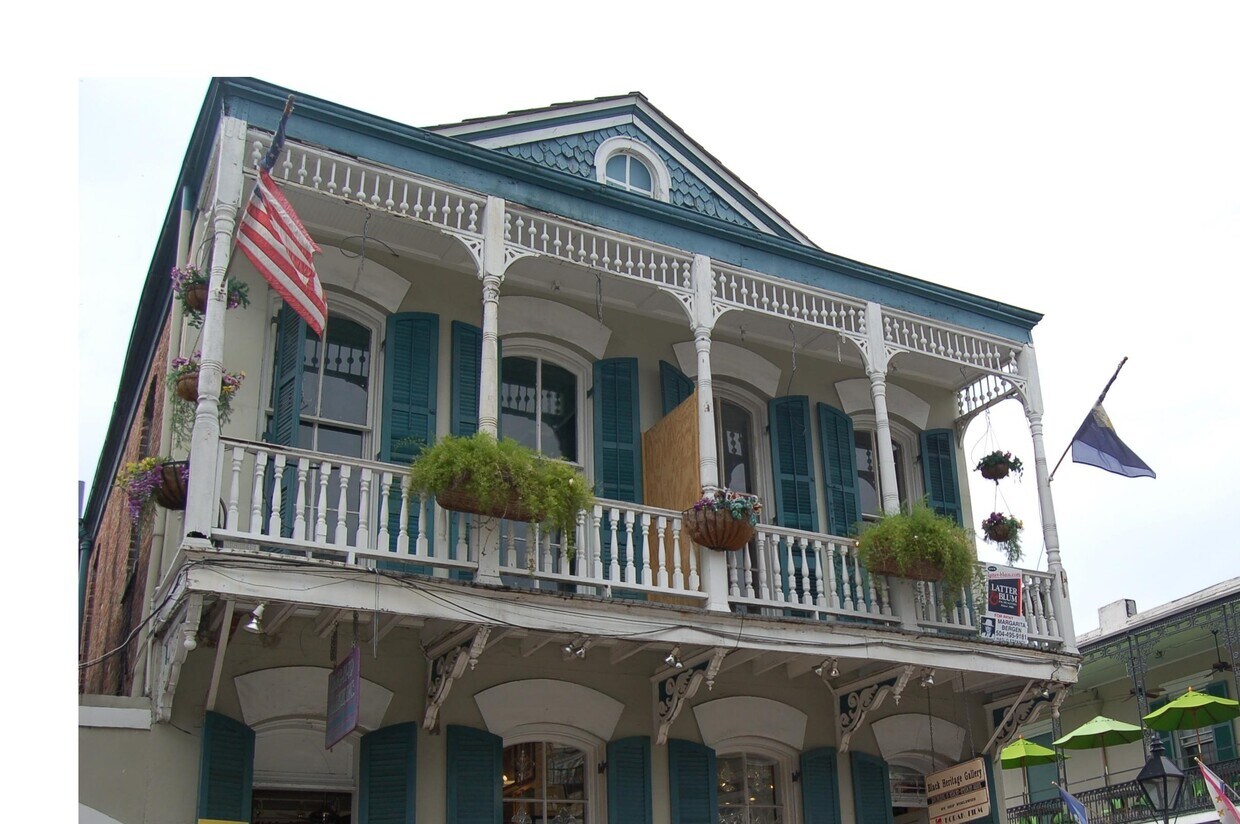 Primary Photo - 719 Bourbon St
