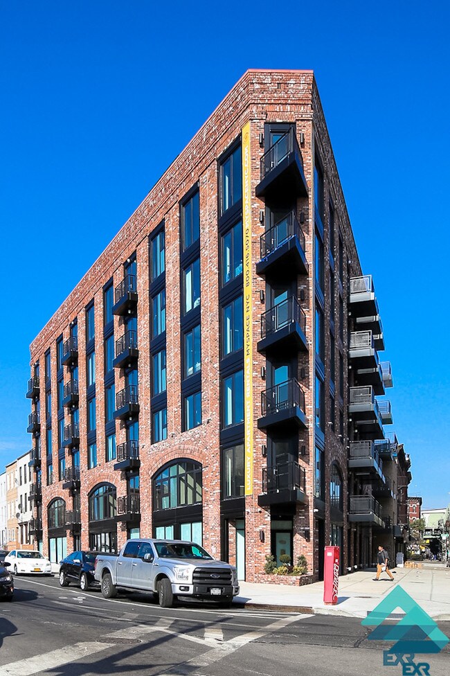 Building Photo - 865 Willoughby Ave