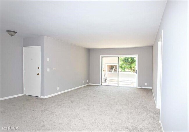Foto del edificio - 3 br, 2 bath Condo - 4560 Maple Avenue 236