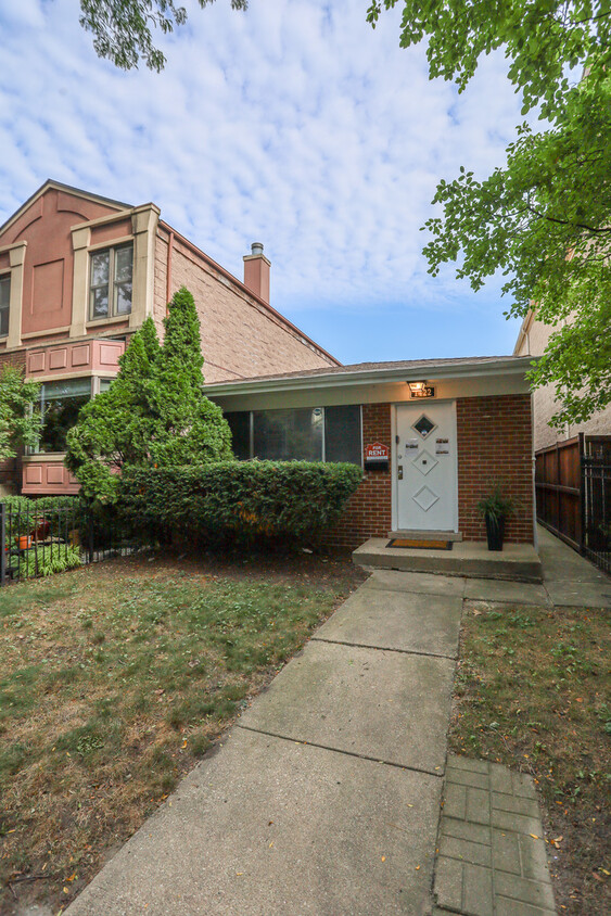 Foto principal - 1422 W Lill Ave