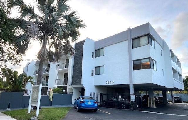 Foto del edificio - 2345 NE 135th St