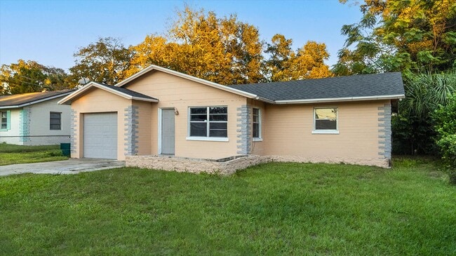 Building Photo - 727 Essex Rd