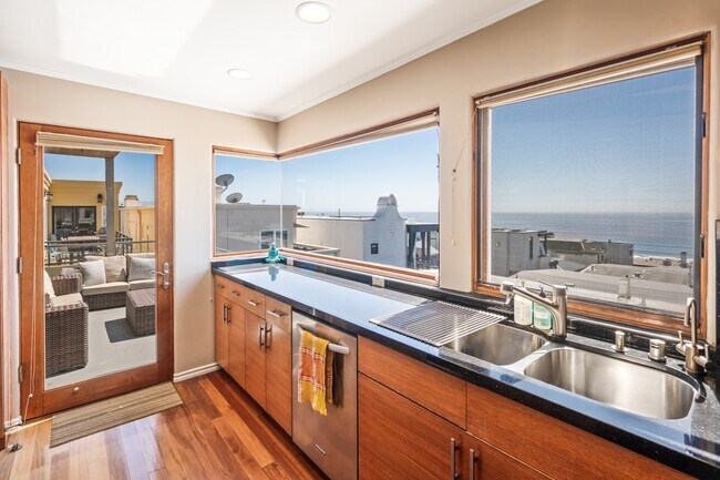 Building Photo - 205 21st Place, Unit Main House