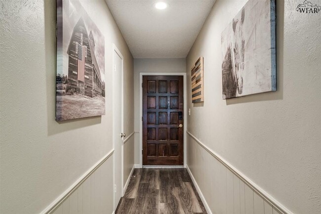 Building Photo - 5511 Hooper Dr