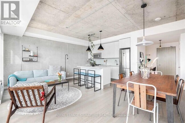 Photo du bâtiment - 111 Bathurst St