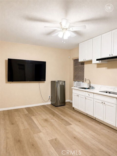 Foto del edificio - 12609 Dupont Dr