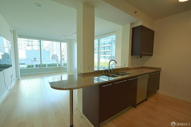 Foto del edificio - 425 1st St