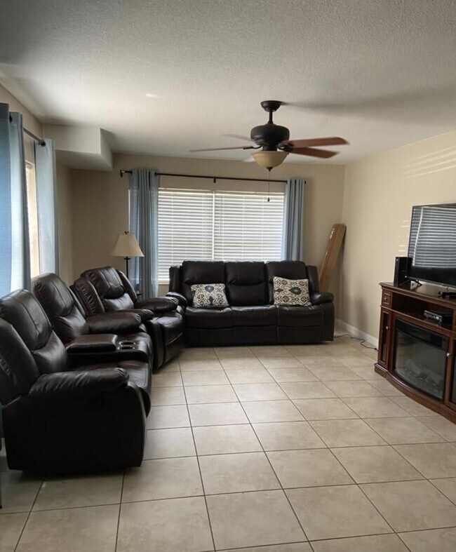 Building Photo - 40  Essex Court C Royal Palm Beach Fl 33411