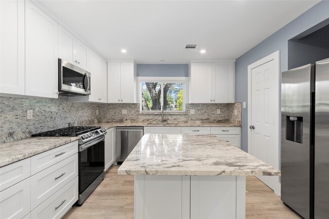 Building Photo - 2418 Wilde Rock Way