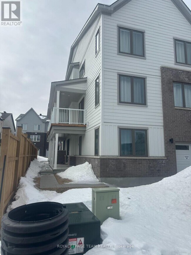 Building Photo - 753 Kinstead Pvt Pvt