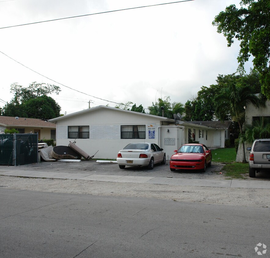 Primary Photo - 776 NE 127th St
