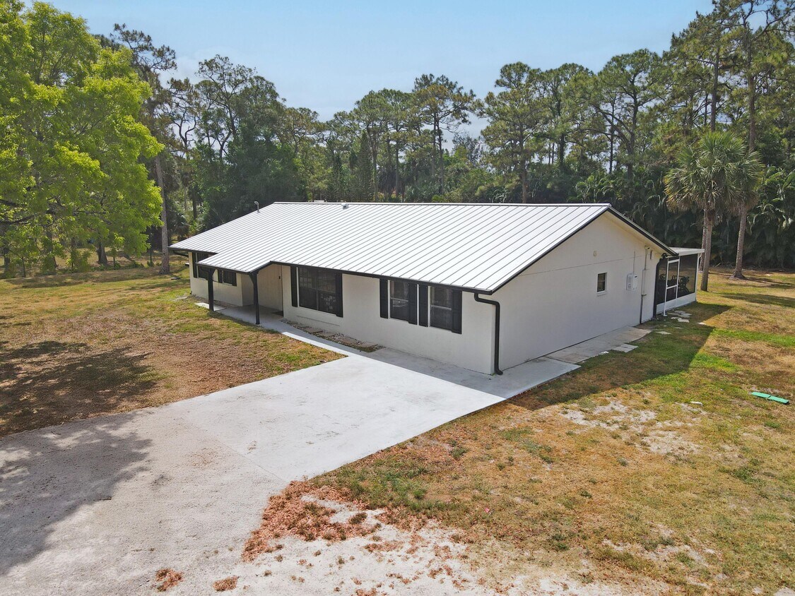 Primary Photo - 13624 Farley Rd