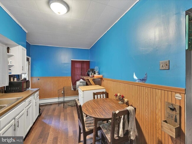 Foto del edificio - 211 Lincoln Ave