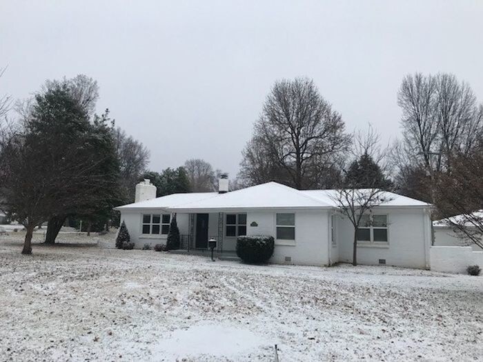 Foto principal - 2130 Windsor Dr