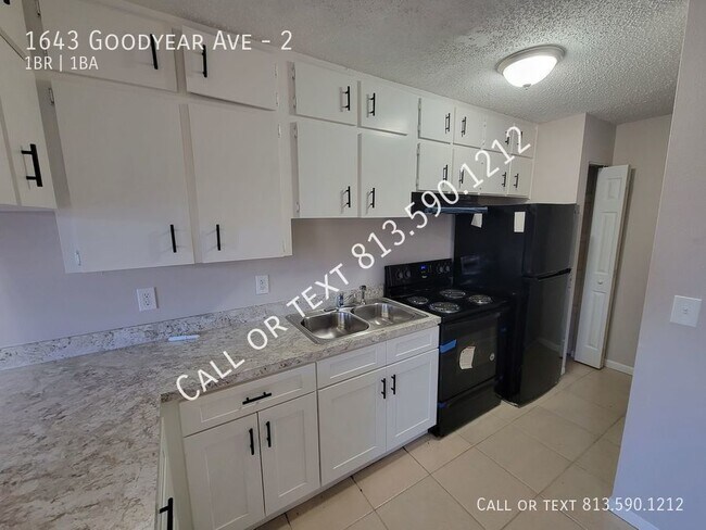 Building Photo - Cute Lakeland Apartment