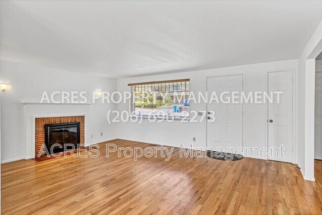 Building Photo - 15515 Stone Ave N