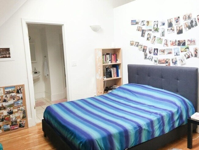 Foto del edificio - Oak Square Huge 2nd & 3rd floor SIX bed 3 1/2 bath Brighton