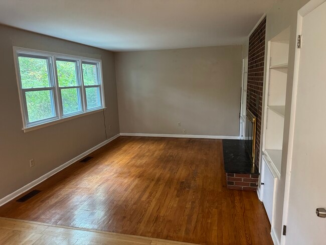 Building Photo - 5160 Snowdrift Rd