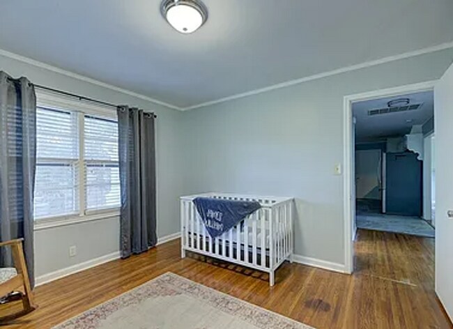 Building Photo - 2 Bed / 1 Bath in Midtown!