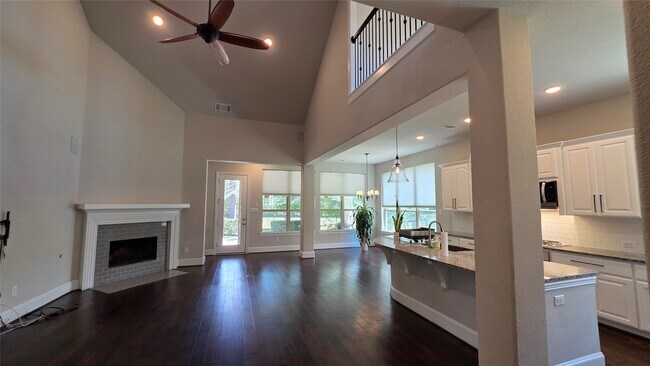 Building Photo - 142 Mayfield Dr