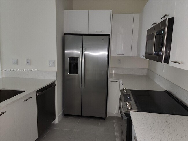 Foto del edificio - 8040 NW 42nd St