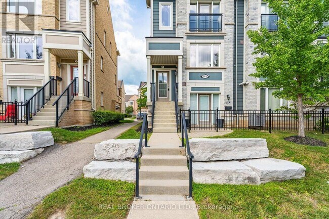 Building Photo - 3015 Destination Dr