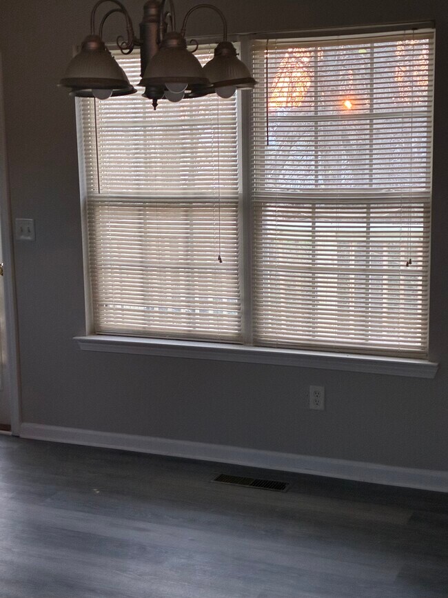 Foto del edificio - 110 Ashbury Dr