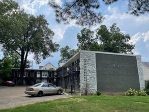 Building Photo - 605 Patterson St