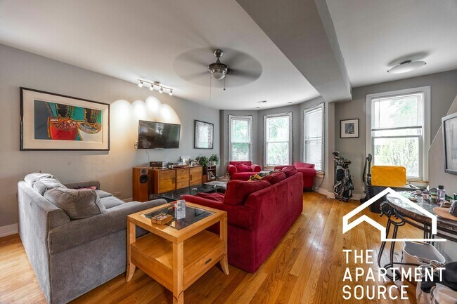 Foto del edificio - 3023 N Oakley Ave