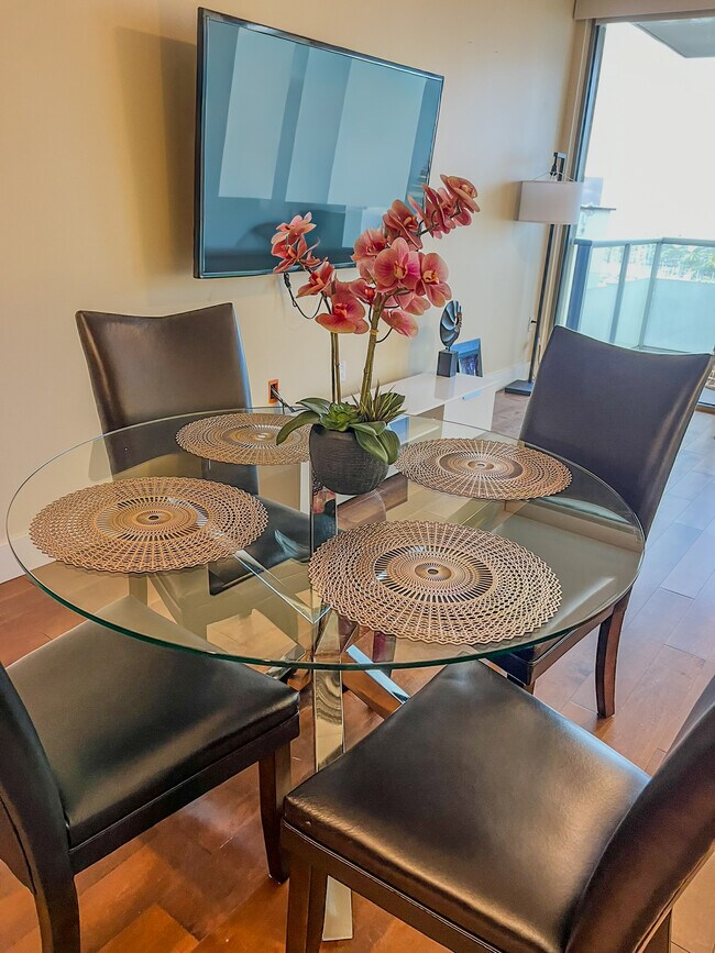 Building Photo - 1551 Ala Wai Blvd