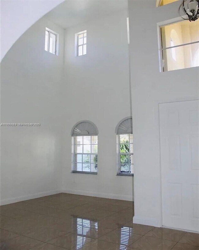Foto del edificio - 6002 SW 166th Ct