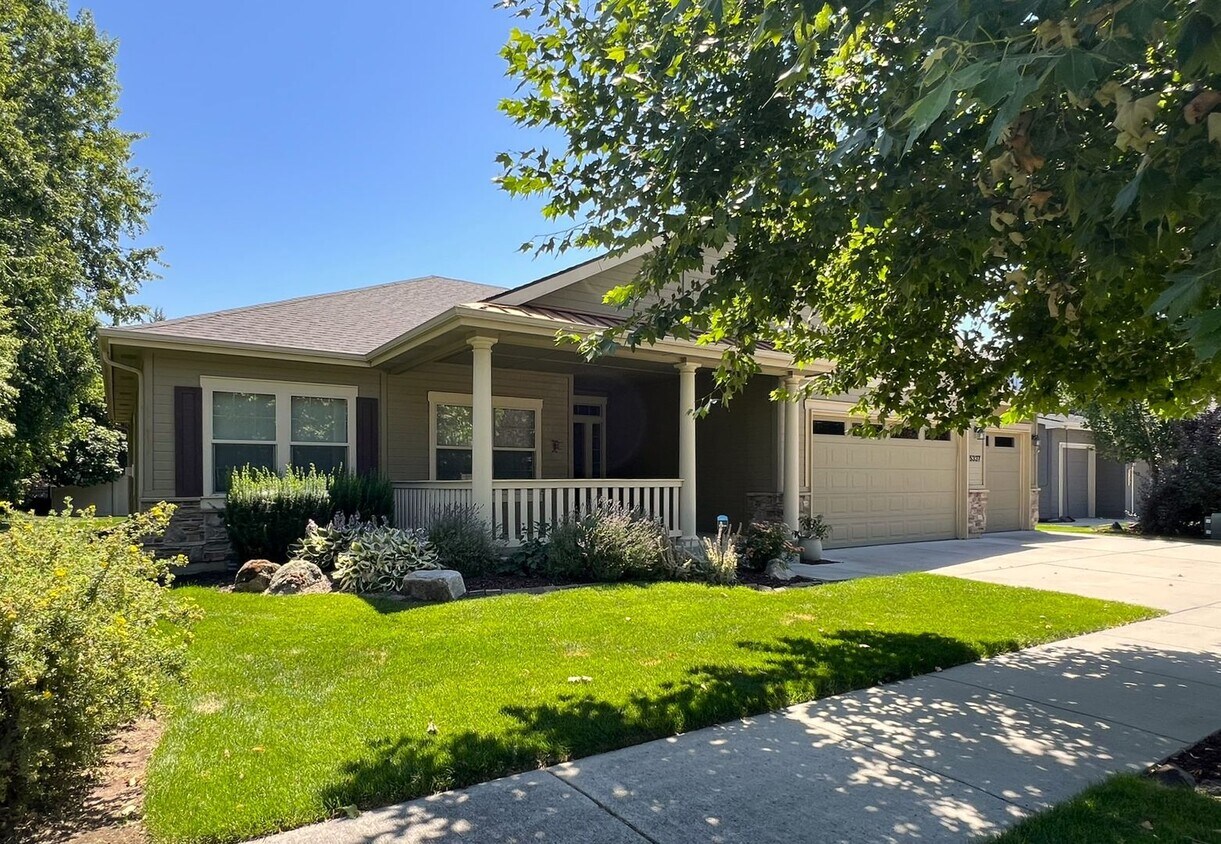 Foto principal - Beautiful 3 bed 2 bath home in The Preserv...