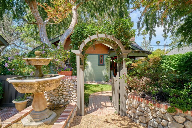 Foto del edificio - 845 S Los Robles Ave