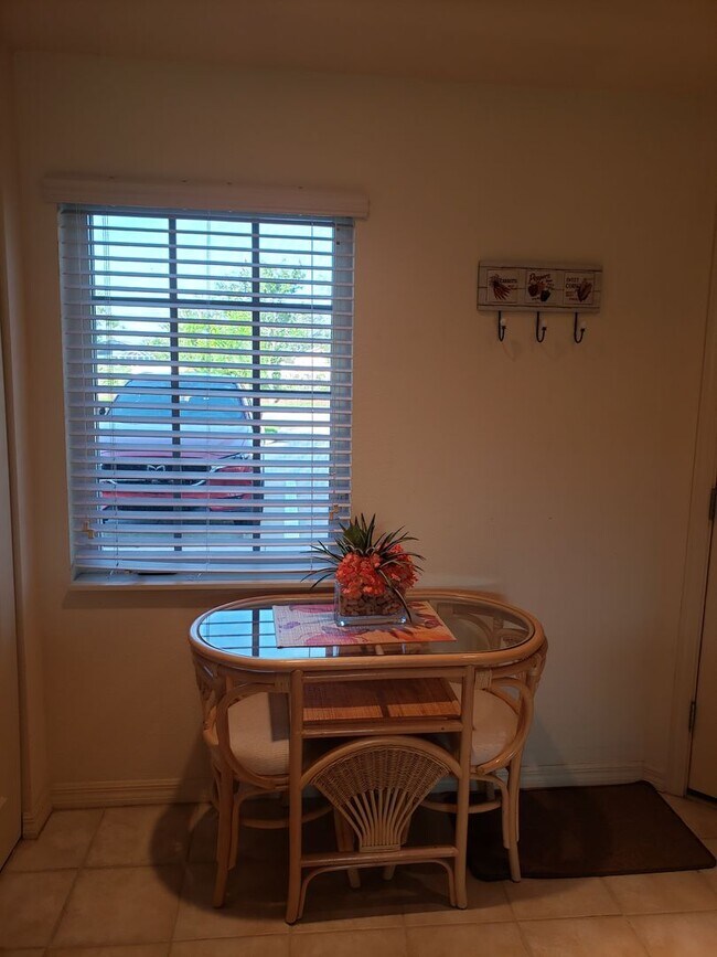 Building Photo - Gorgeous townhome in Deep Creek for Seasonal Rent!