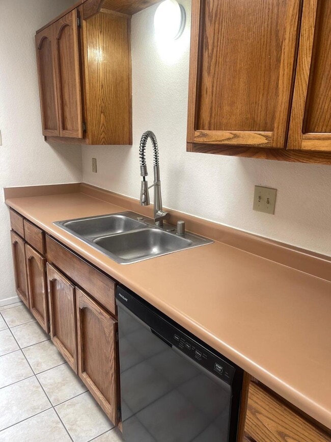 Foto del edificio - 8413 Racheleigh Rd NE