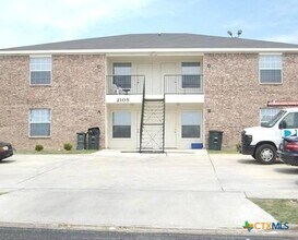 Building Photo - 2105 Jennifer Dr