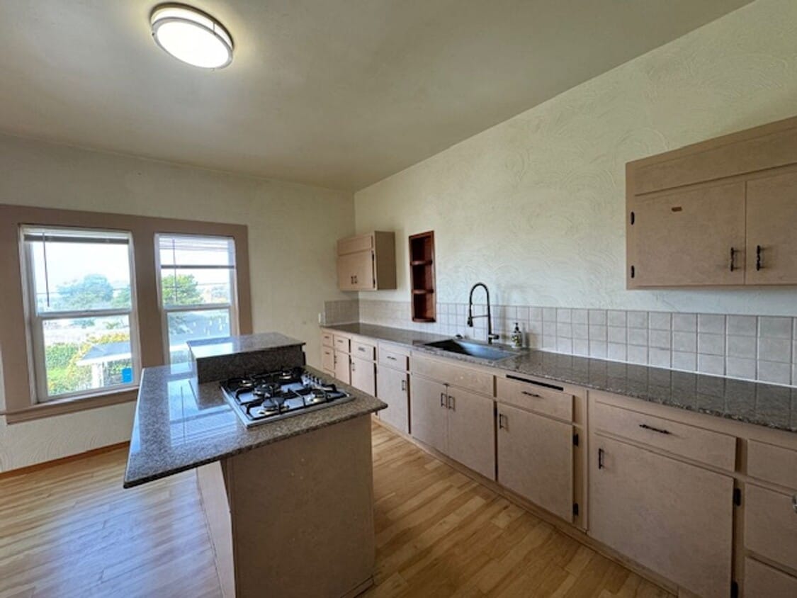 Foto principal - 111 W Hawthorne St