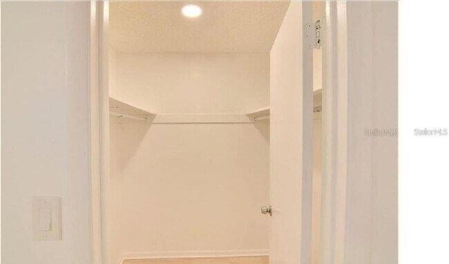 Foto del edificio - 524 Orange Dr