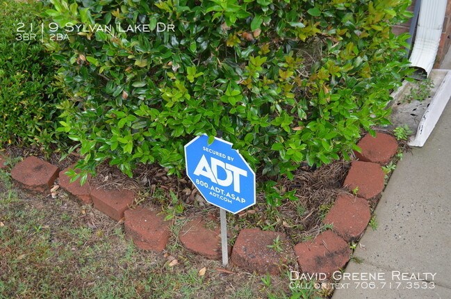 Building Photo - Patio Home In Immaculate Condition!