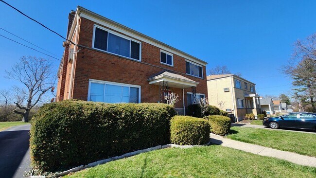 Building Photo - 8543 Cottonwood Dr