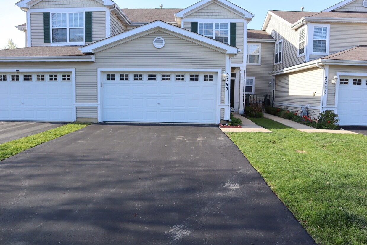 Home - 2290 W Bentley Ln