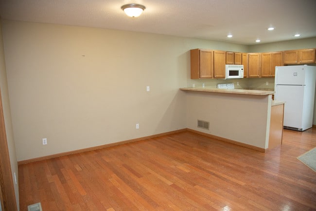 Building Photo - 2676 Raven Oaks Dr