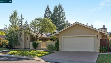 Building Photo - 131 Clover Hill Ct