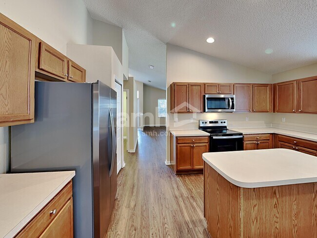 Building Photo - 1110 Bluegrass Dr